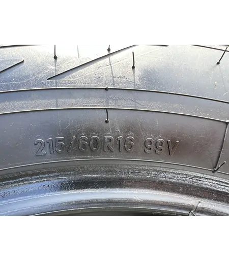 215/60 R16 Toyo Tires Proxes Comfort nyári gumi 6mm - Mobil Gumis 5