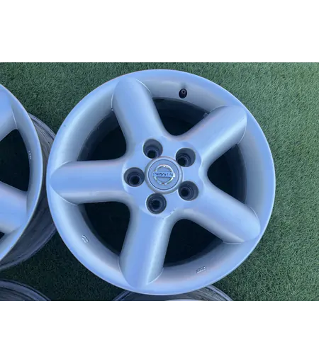 5x114.3 16" Nissan gyári alufelni 6,5Jx16h2 ET40 5