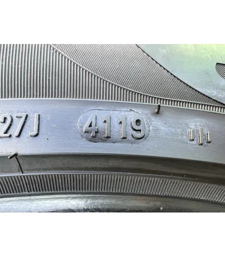 305/40 R20 Pirelli Scorpion téli gumi 5mm 7