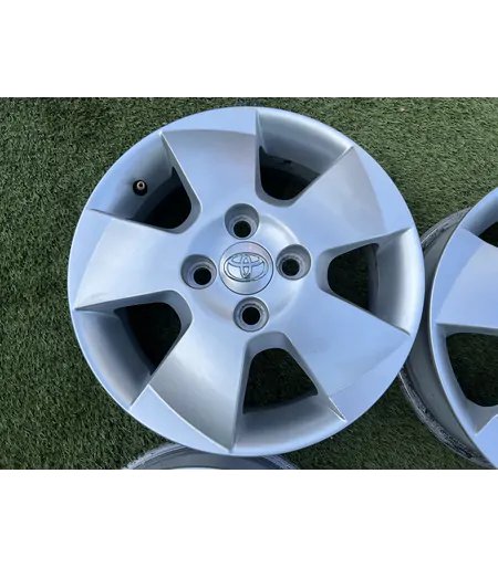 4x100 14" Toyota gyári alufelni 4,5Jx14h2 ET39 5