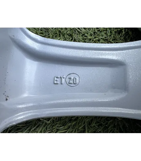 5x120 17" Alutec (BMW E39 E60) alufelni 8Jx17h2 ET20 7