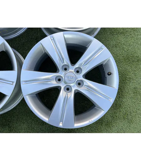 5x114.3 17" Kia gyári alufelni 6,5Jx17h2 ET35 3