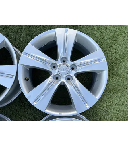 5x114.3 17" Kia gyári alufelni 6,5Jx17h2 ET35 4
