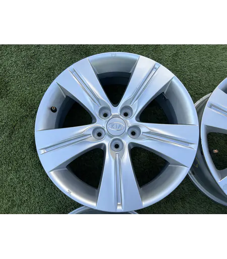 5x114.3 17" Kia gyári alufelni 6,5Jx17h2 ET35 5