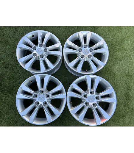 5x114.3 16" Hyundai gyári alufelni 6Jx16h2 ET50 1