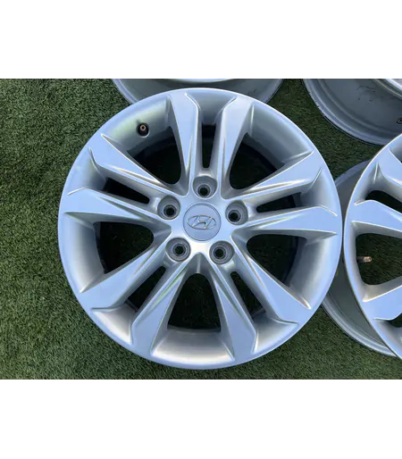 5x114.3 16" Hyundai gyári alufelni 6Jx16h2 ET50 2