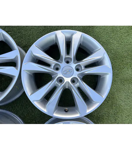 5x114.3 16" Hyundai gyári alufelni 6Jx16h2 ET50 3