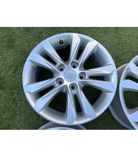 5x114.3 16" Hyundai gyári alufelni 6Jx16h2 ET50 4