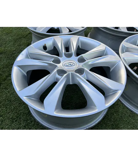 5x114.3 16" Hyundai gyári alufelni 6Jx16h2 ET50 5