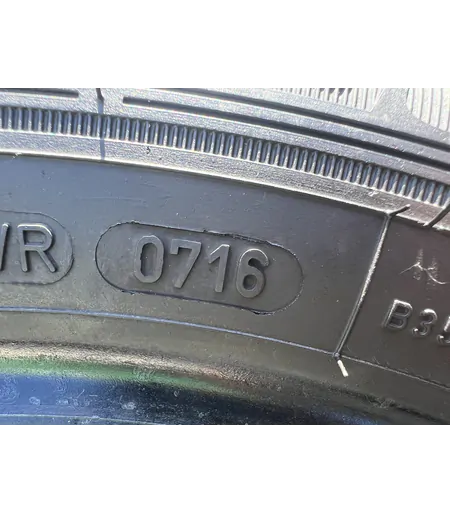 185/60 R15 Dunlop SportBlueResponse nyári gumi 7mm 6