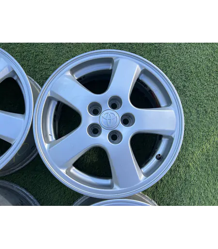 5x100 15" Toyota gyári alufelni 6Jx15h2 ET39 4
