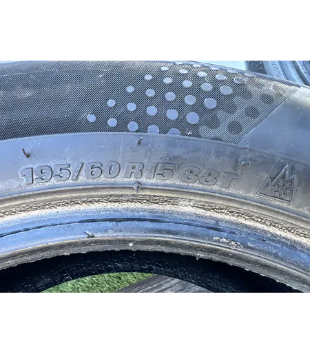 195/60 R15 Kumho WinterCraft WP51 téli gumi 7mm - Mobil Gumis 6