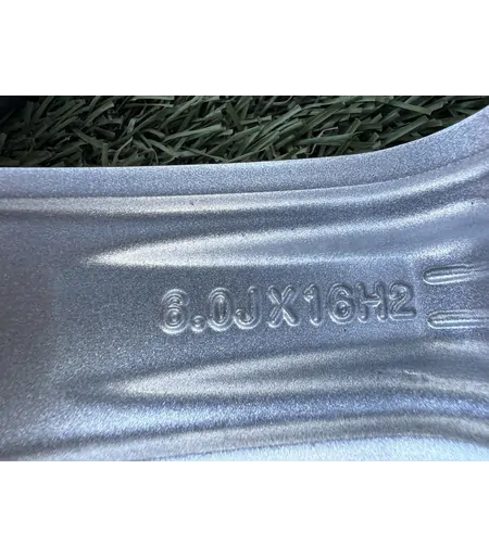5x100 16" Alutec (Volkswagen,Audi,Skoda,Seat) alufelni 6Jx16h2 ET45 - Mobil Gumis 7