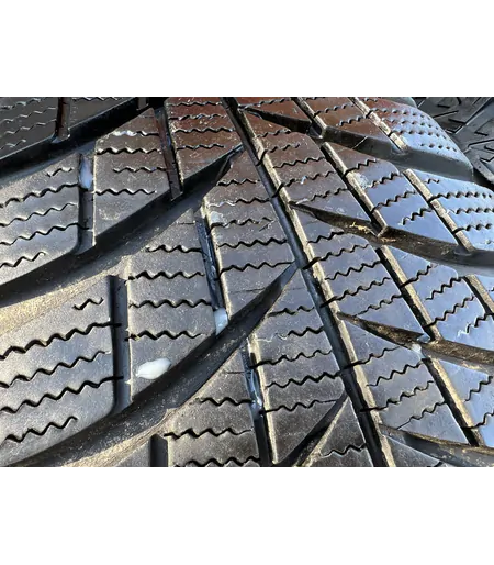 215/65 R17 Bridgestone Blizzak LM001 téli gumi 6mm - Mobil Gumis 4