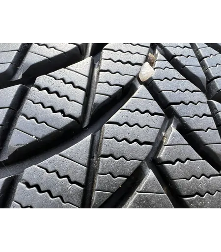 185/60 R15 Lassa Snoways 4 téli gumi 7mm 4