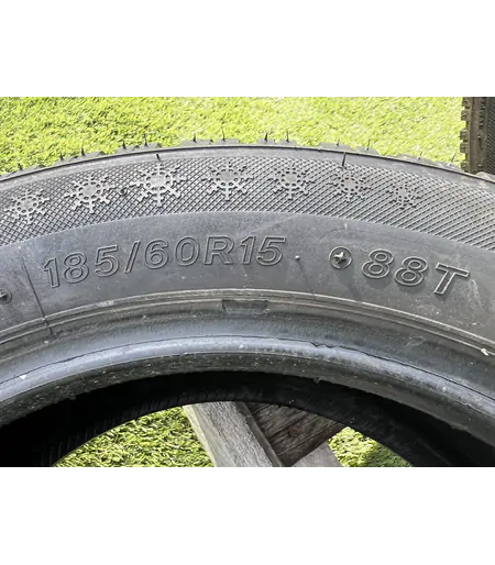 185/60 R15 Lassa Snoways 4 téli gumi 7mm 5