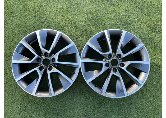 5x112 18" Skoda gyári alufelni 2DB 7Jx18h2 ET45 57 A.601 025.D 8Z8 - Mobil Gumis
