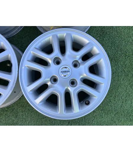 4x114.3 14" Nissan gyári alufelni 5,5Jx14h2 ET45 3