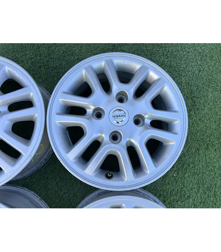 4x114.3 14" Nissan gyári alufelni 5,5Jx14h2 ET45 4