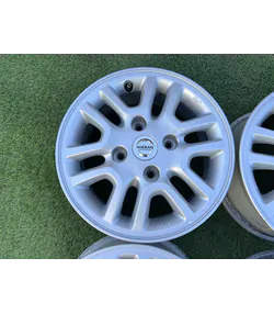 4x114.3 14" Nissan gyári alufelni 5,5Jx14h2 ET45 5