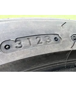 275/40 R20 Bridgestone Blizzak LM05 téli gumi 5-5,5mm - Mobil Gumis 4