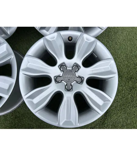 5x100 16" Audi A1 gyári alufelni 7Jx16h2 ET34 4