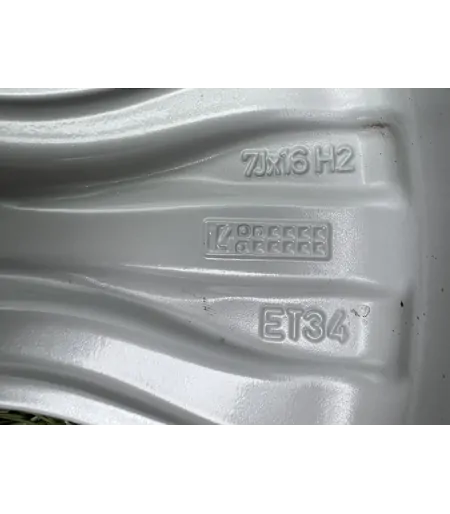 5x100 16" Audi A1 gyári alufelni 7Jx16h2 ET34 7