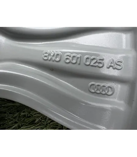 5x100 16" Audi A1 gyári alufelni 7Jx16h2 ET34 8