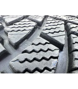 235/55 R18 Bridgestone Blizzak LM005 téli gumi 5mm 4