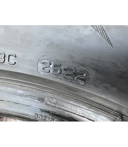 235/55 R18 Bridgestone Blizzak LM005 téli gumi 5mm 6