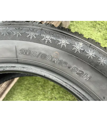 205/60 R16 Lassa Snoways 4 téli gumi 5mm 4