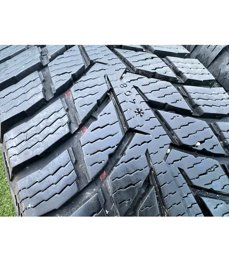 215/65 R15C Nokian SnowProof C téli gumi 8mm 2