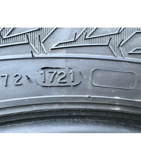 215/65 R15C Nokian SnowProof C téli gumi 8mm 6