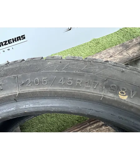 205/45 R17 Linglong Green Max Winter UHP téli gumi 8mm 6