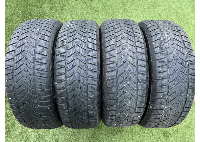 225/65 R17 Goodyear Ultra Grip Performance téli gumi 5-5,5mm alapértelmezett kép