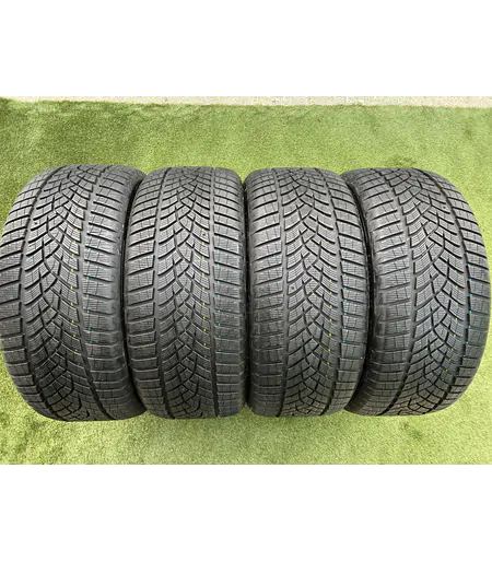 275/40 R22 Goodyear UltraGrip Performance téli gumi 8mm 1