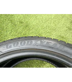 275/40 R22 Goodyear UltraGrip Performance téli gumi 8mm 6