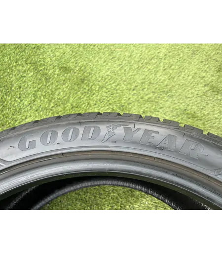 275/40 R22 Goodyear UltraGrip Performance téli gumi 8mm 6