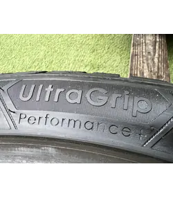 275/40 R22 Goodyear UltraGrip Performance téli gumi 8mm 8