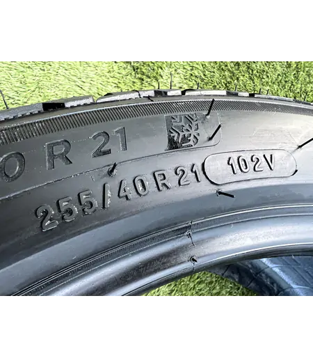 255/40 R21 Michelin Pilot Alpin 5 téli gumi 7-8mm 6