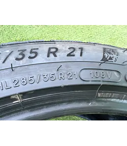 255/40 R21 Michelin Pilot Alpin 5 téli gumi 7-8mm 9