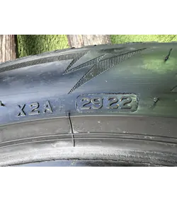 285/40 R21 Bridgestone Blizzak LM005 téli gumi 6mm 4
