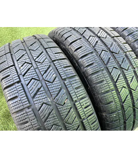 235/65 R16C Laufenn I Fit Van téli gumi 5-7mm 2