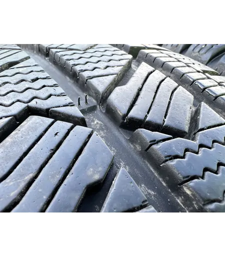 235/65 R16C Laufenn I Fit Van téli gumi 5-7mm 4