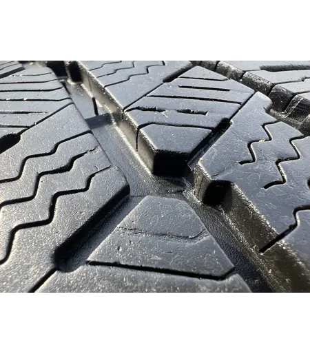215/60 R17C Michelin Agilis Alpin téli gumi 6-7mm 4
