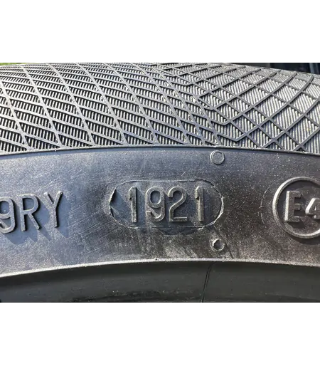 215/55 R17 Continental WinterContact TS850P téli gumi 5-6mm 6