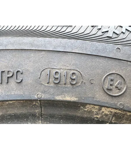 215/65 R16 Semperit Master-Grip 2 téli gumi 6,5-7mm 5