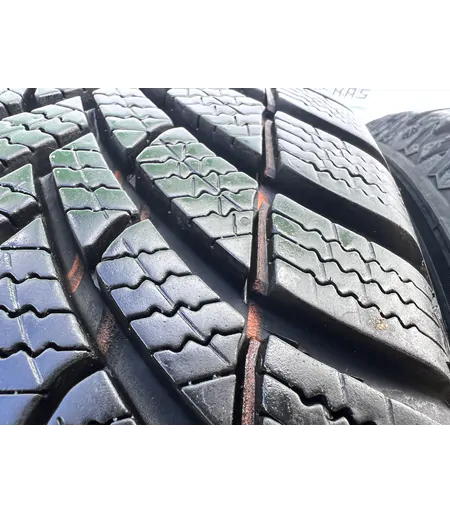 185/60 R15 Semperit Speed Grip 5 téli gumi 6-7,5mm - Mobil Gumis 4