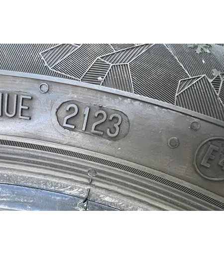 185/60 R15 Semperit Speed Grip 5 téli gumi 6-7,5mm - Mobil Gumis 5