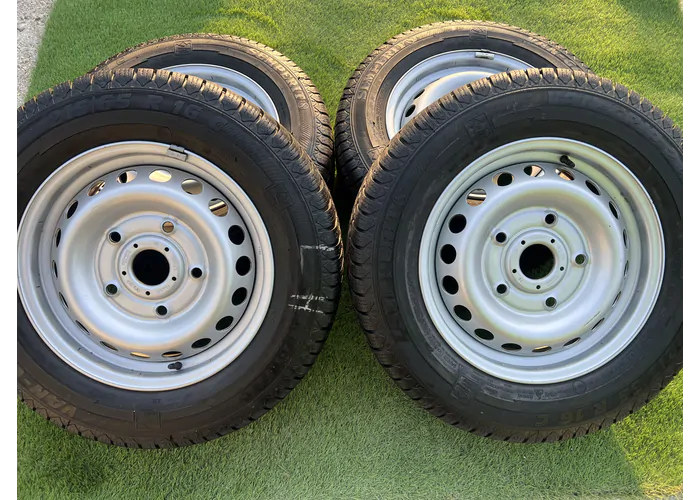 5x160 16" Ford Transit Custom gyári lemezfelni+TPMS újszerű 215/65 R16C téli gumikkal alapértelmezett kép
